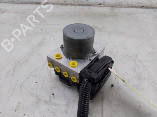 Used ABS pump TOYOTA YARIS (_P21_, _PA1_, _PH1_) 1.5 Hybrid (MXPH10, MXPH11) (116 hp) 32481335