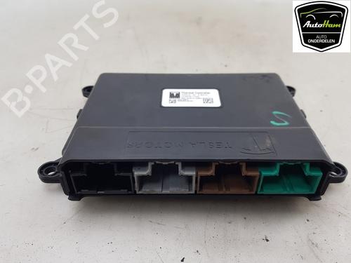 Electronic module TESLA MODEL X (5YJX) 75D AWD | BP17318737M83 