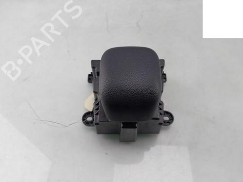 Used Shift knob MERCEDES-BENZ CLA (C118) CLA 200 (118.387) (163 hp) 27271012