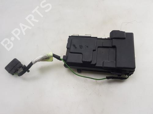 Used Fuse box Fuse box VOLVO V60 I (155) D6 Hybrid AWD (280 hp) 34056790 34056790