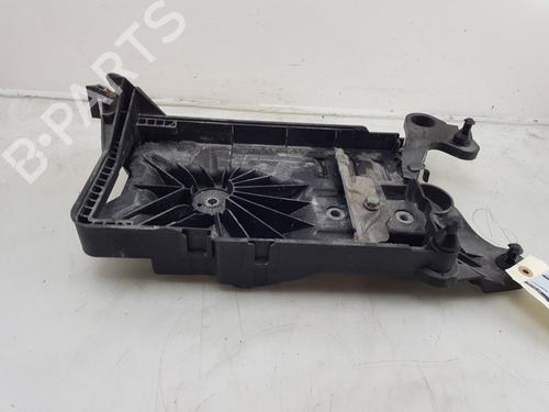 Used Support AUDI A3 Sportback (8YA, 8YF) 35 TFSI Mild Hybrid (150 hp) 25449016