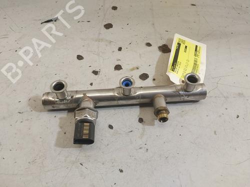 Used Injection rail Injection rail 39265700 39265700