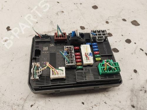 Used Fuse box Fuse box 39562123 39562123