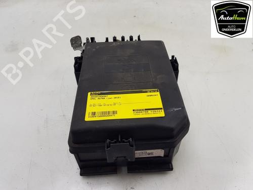 Used Fuse box Fuse box OPEL ASTRA K (B16) 1.0 Turbo (68) (105 hp) 17121888 17121888
