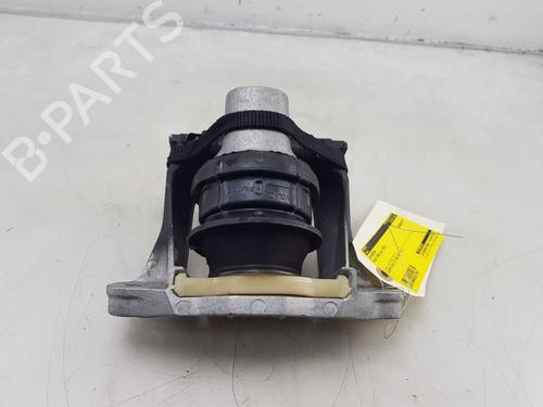 Used Engine mount VOLVO XC60 II (246) T6 Plug-In Hybrid AWD (349 hp) 25883994