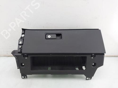 glove-box-porsche-taycan-y1a-2019-29240498 main image