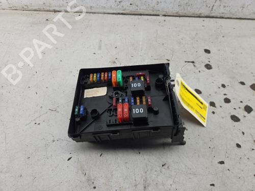Used Fuse box Fuse box VW GOLF VI (5K1) 1.4 TSI (160 hp) 40451087 40451087