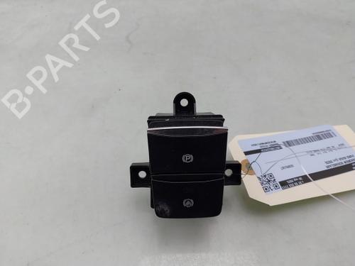 switch-ford-kuga-iii-dfk-2019-29352520 main image