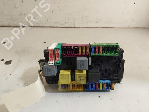 Used Fuse box Fuse box 39562223 39562223