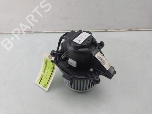 Gebläsemotor für PEUGEOT 5008 II (MC_, MJ_, MR_, M4_) 1.2 THP (MRHNYH, MRHNYW, MRHNSJ, MRHNSU, MRHNSM) (131 hp) 30300009