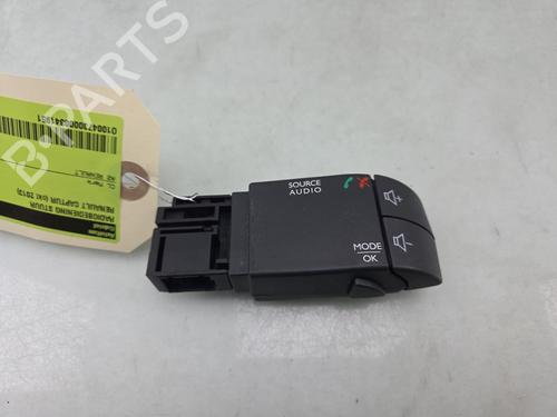 Used Steering wheel controls RENAULT CAPTUR I (J5_, H5_) 1.2 TCe 120 (120 hp) 30633897