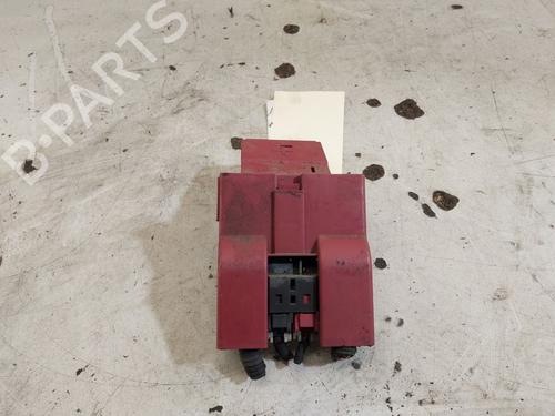Used Fuse box Fuse box 39668366 39668366