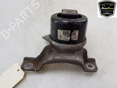 Used Engine mount Engine mount VOLVO V70 III (135) 2.4 D (175 hp) 13750940 13750940