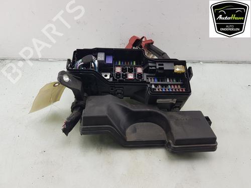 Used Fuse box PEUGEOT 108 1.2 (82 hp) 18681945