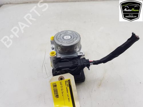 Used ABS pump ABS pump RENAULT EXPRESS Box Body/MPV 1.5 Blue dCi 95 (F6AB) (95 hp) 17004825 17004825