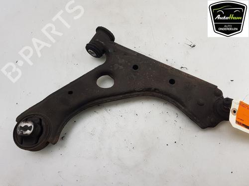 Used Right front suspension arm CITROËN NEMO Box Body/MPV (AA_) 1.4 HDi (68 hp) 13105888