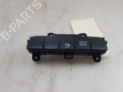 switch-kia-stonic-yb-2017-24433921 main image