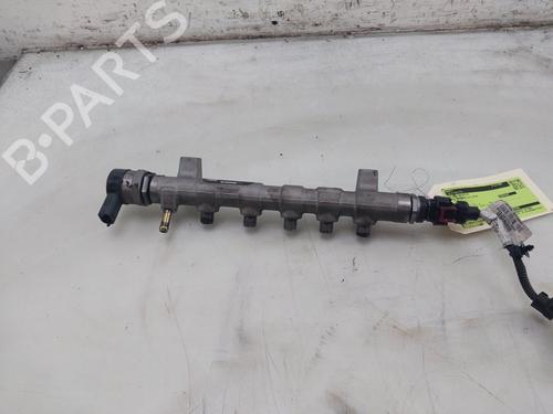 Used Injection rail Injection rail 33286859 33286859