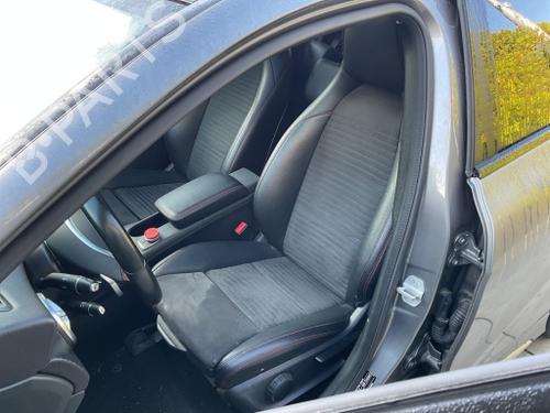 Used Seats set Seats set MERCEDES-BENZ A-CLASS (W176) A 180 (176.042) (122 hp) 32319728 32319728