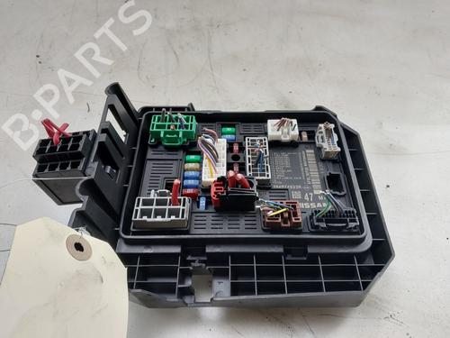 Used Fuse box Fuse box RENAULT CLIO V (B7_) 1.3 TCe 140 (B7N0) (140 hp) 33717965 33717965