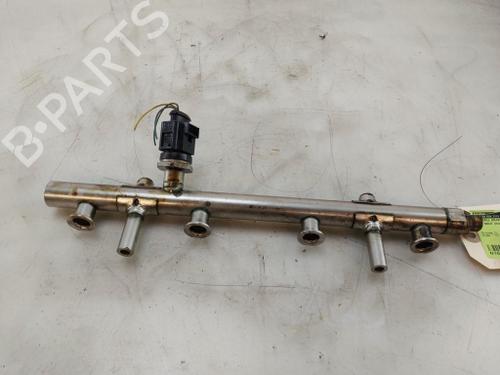 Used Injection rail Injection rail VW GOLF VII (5G1, BQ1, BE1, BE2) 2.0 GTI (245 hp) 33845173 33845173