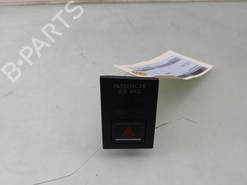 Used Warning switch VW GOLF VII (5G1, BQ1, BE1, BE2) 1.6 TDI (110 hp) 29025751