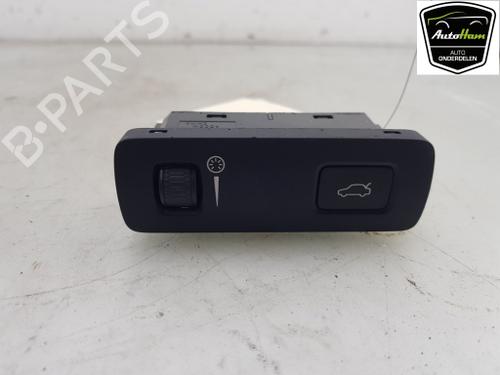 switch-volvo-xc90-ii-256-d5-awd-31376510-2014-16205344 main image