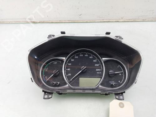 Used Instrument cluster Instrument cluster TOYOTA YARIS (_P13_) 1.5 Hybrid (NHP130_) (101 hp) 33617738 33617738