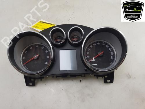 Used Instrument cluster OPEL MERIVA B MPV (S10) 1.4 (75) (140 hp) 15090262