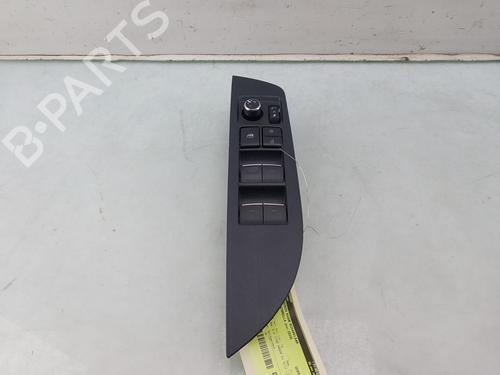 Used Switch TOYOTA COROLLA Saloon (_E21_) 1.8 VVTi Hybrid (126 hp) 30183979