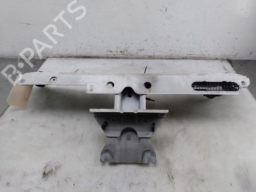 Tverrbjelke RENAULT TWINGO II (CN0_) 1.2 16V (CN04, CN0B) (75 hp) 31923411