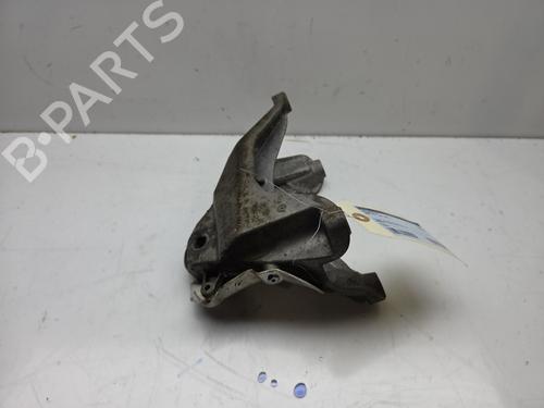 Used Engine mount BMW 1 (F20) M 140 i (340 hp) 28141372