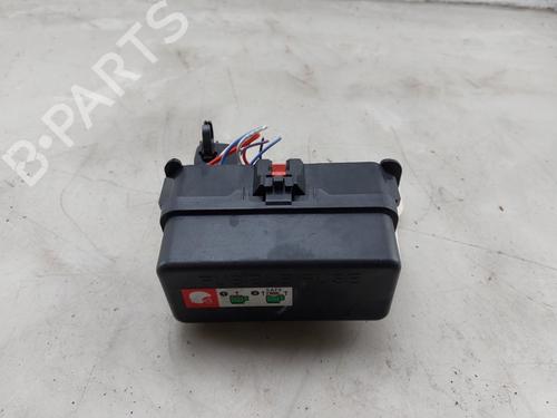 Used Fuse box Fuse box PEUGEOT 5008 II (MC_, MJ_, MR_, M4_) 1.2 Hybrid 136 (MRHPYC) (136 hp) 35752025 35752025