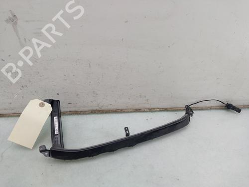 Used Left daytime light Left daytime light 37261538 37261538