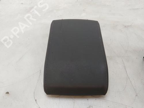 Used Armrest / Center console Armrest / Center console VW GOLF VIII (CD1, DA1) 1.4 GTE Plug-in Hybrid (245 hp) 36787564 36787564