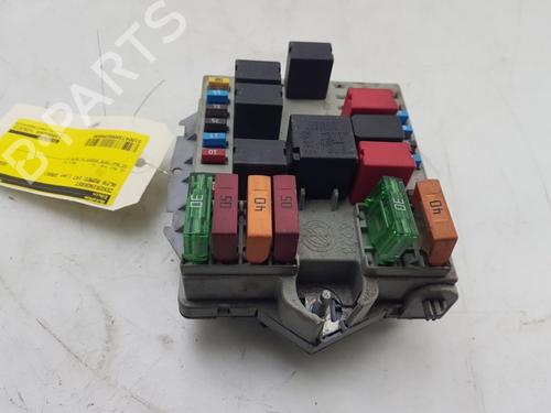Used Fuse box Fuse box ALFA ROMEO 147 (937_) 2.0 16V T.SPARK (937.AXA1, 937.AXC1, 937.BXC1) (150 hp) 34056848 34056848