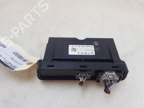 Used Electronic module TESLA MODEL S (5YJS) 85 (367 hp) 28096212