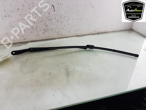 Used Front windshield wiper arm PEUGEOT 2008 II (UD_, US_, UY_, UJ_, UR_, UC_) 1.2 PureTech 100 (USHNK) (101 hp) 23239465