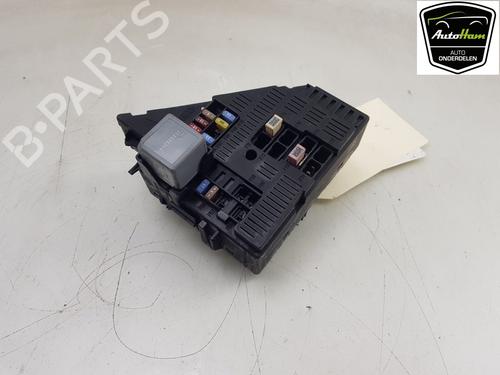 Used Fuse box VOLVO XC60 II (246) T6 Plug-In Hybrid AWD (349 hp) 25884061