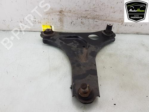 Used Right front suspension arm RENAULT TWINGO III (BCM_, BCA_) 1.0 SCe 70 (71 hp) 18056105