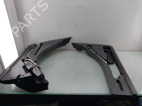 Used Jack Kit RENAULT KADJAR (HA_, HL_) 1.2 TCe 130 (HLMR) (130 hp) 30566127