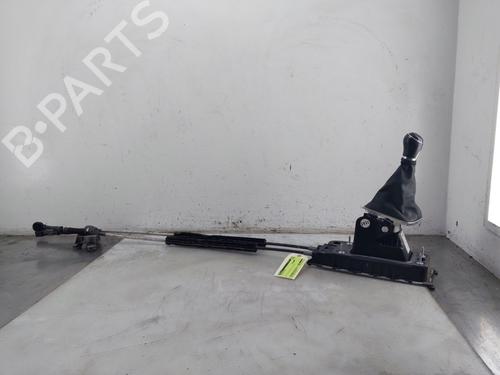 Used Gear lever VW TIGUAN (AD1, AX1) 1.4 TSI (125 hp) 31610250