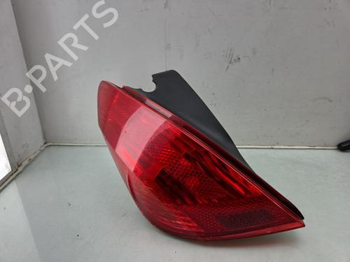 Farolim esquerdo PEUGEOT 308 I (4A_, 4C_) 1.6 16V (120 hp) 31128376