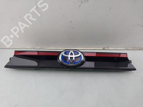 Used Tailgate handle TOYOTA YARIS CROSS (MXP_) 1.5 Hybrid (MXPJ10) (116 hp) 31092832