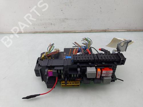 Used Fuse box MERCEDES-BENZ C-CLASS (W204) C 180 CGI (204.049) (156 hp) 28715949