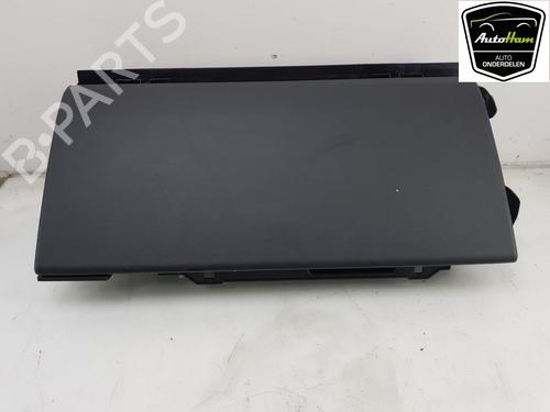 Used Glove box LAND ROVER RANGE ROVER SPORT II (L494) 2.0 P400e PHEV 4x4 (300 hp) 16910041