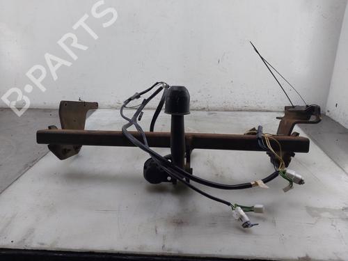 Gancio traino TOYOTA YARIS (_P13_) 1.0 (KSP130_, KSP130) (69 hp) 32229317
