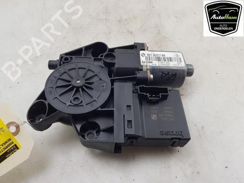 Used Electronic module RENAULT SCÉNIC III (JZ0/1_) 2.0 16V (JZ0G, JZ0P, JZ1E, JZ1P) (140 hp) 19944587