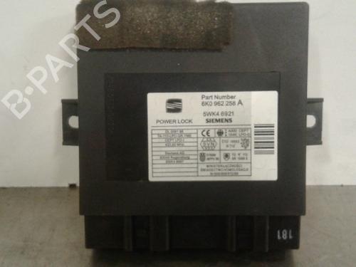 Used Comfort control module SEAT CORDOBA Vario (6K5) 1.4 16V (75 hp) 12009355
