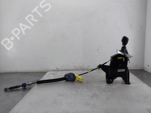 Used Gear lever RENAULT CAPTUR II (HF_) E-TECH 145 (HFMU) (143 hp) 32183996
